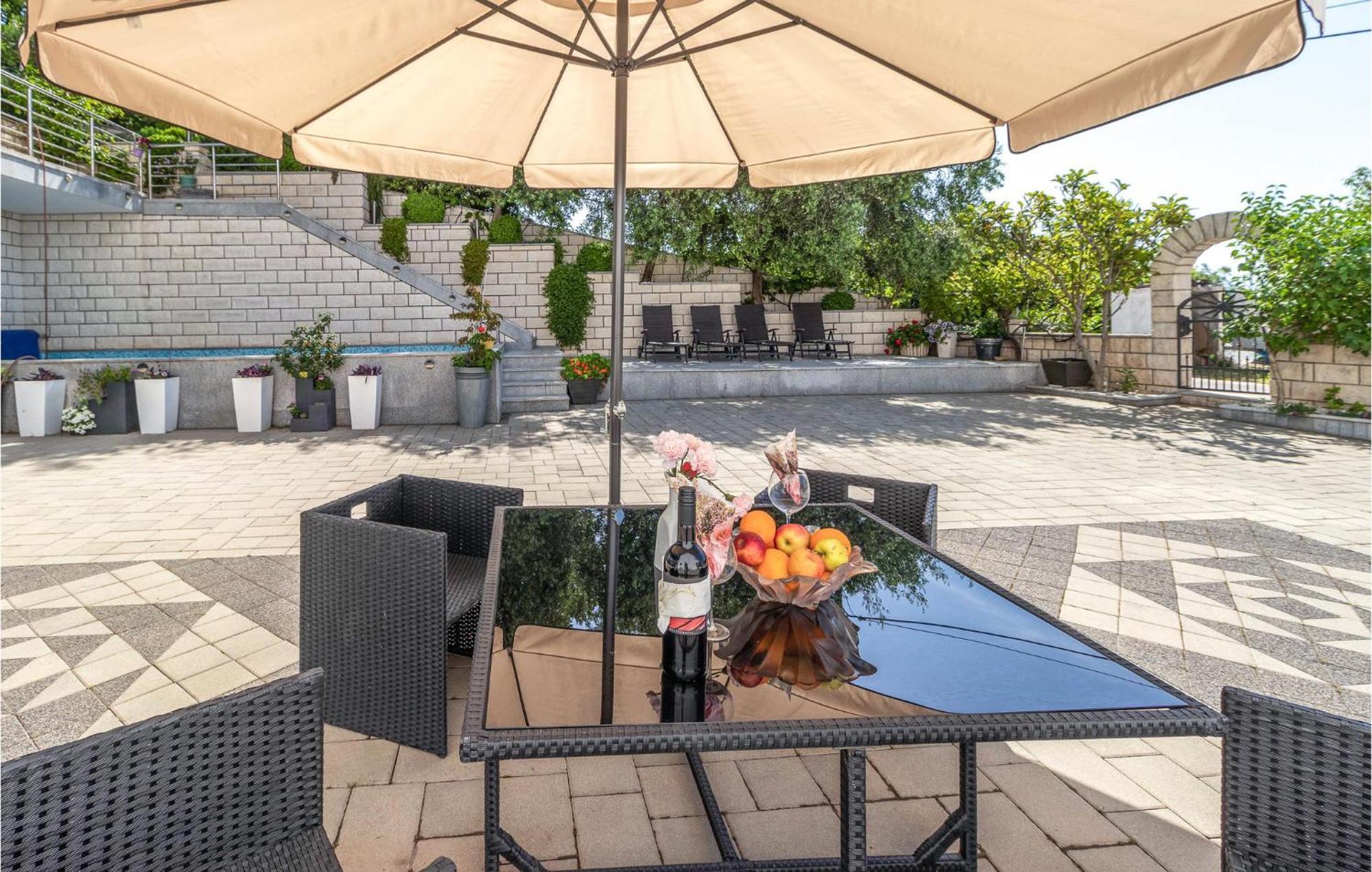 1 Bedroom Cozy Apartment In Crikvenica Extérieur photo