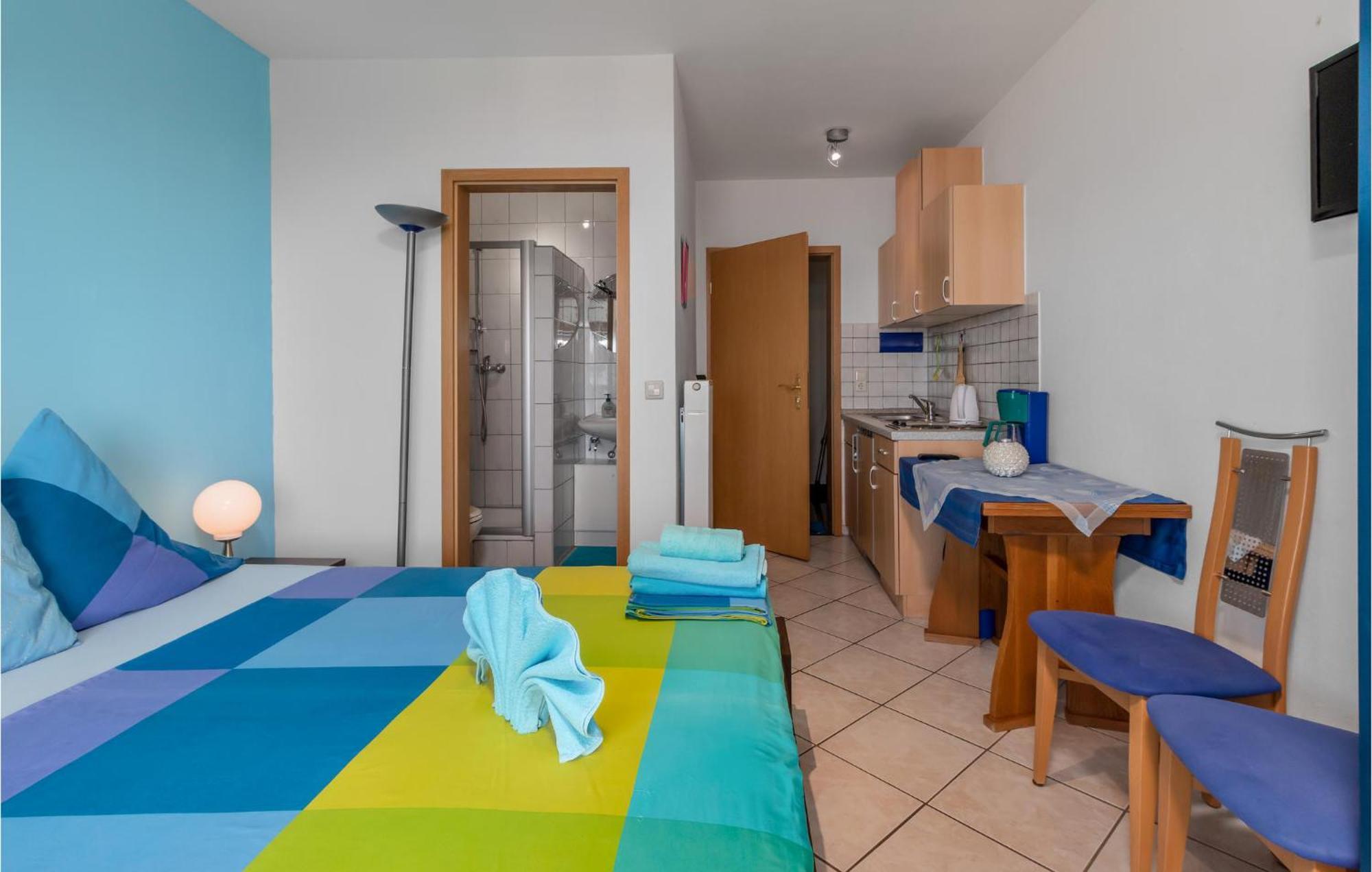 1 Bedroom Cozy Apartment In Crikvenica Extérieur photo
