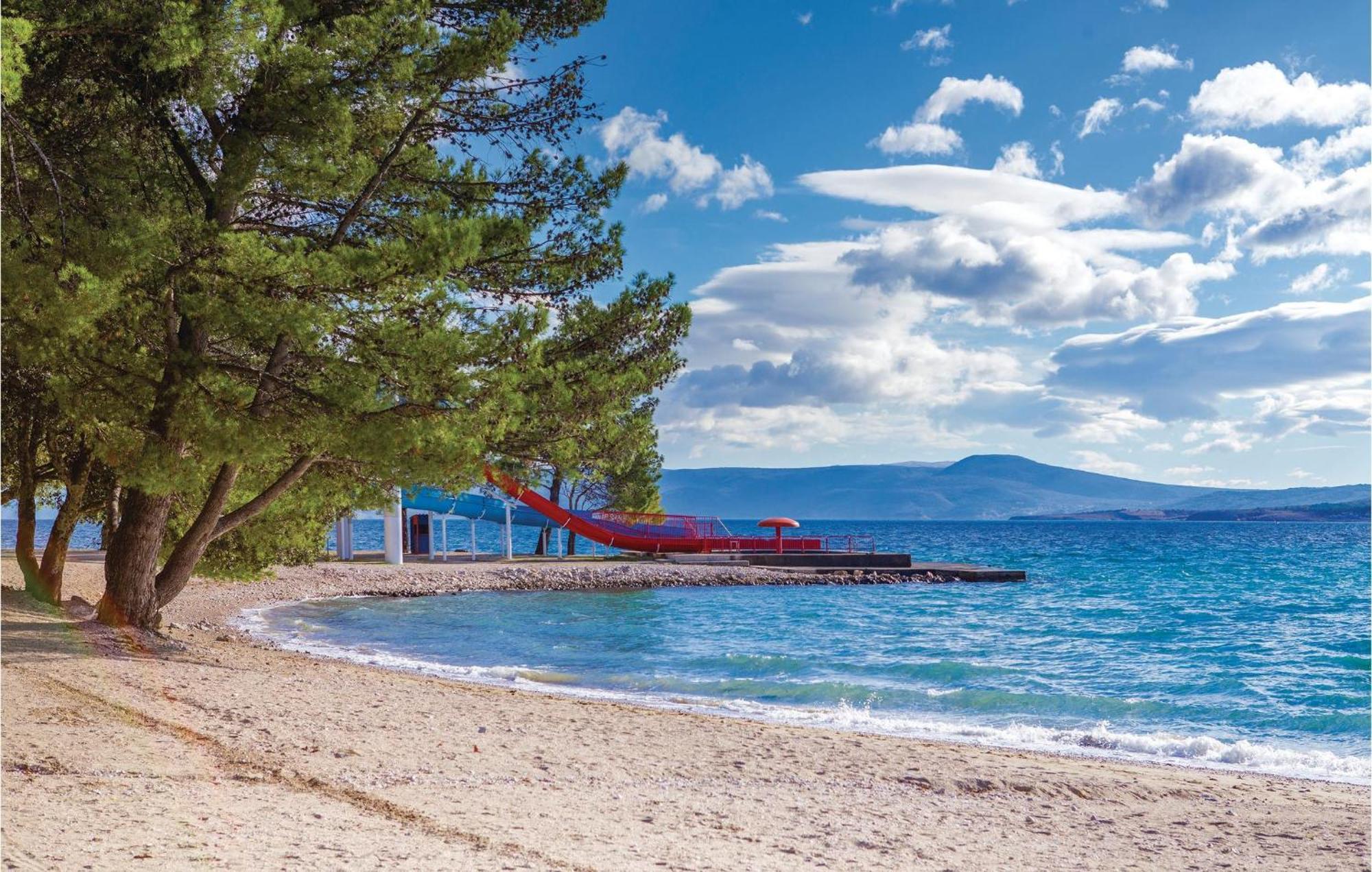 1 Bedroom Cozy Apartment In Crikvenica Extérieur photo