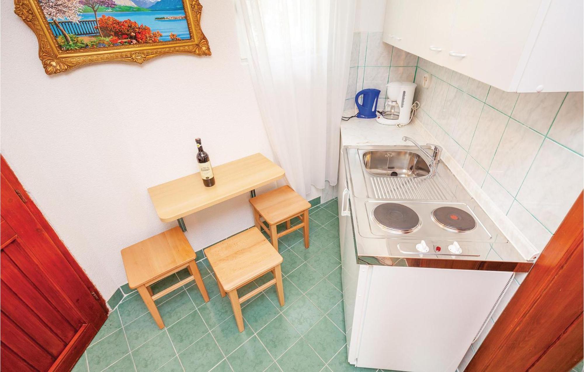 1 Bedroom Cozy Apartment In Crikvenica Extérieur photo