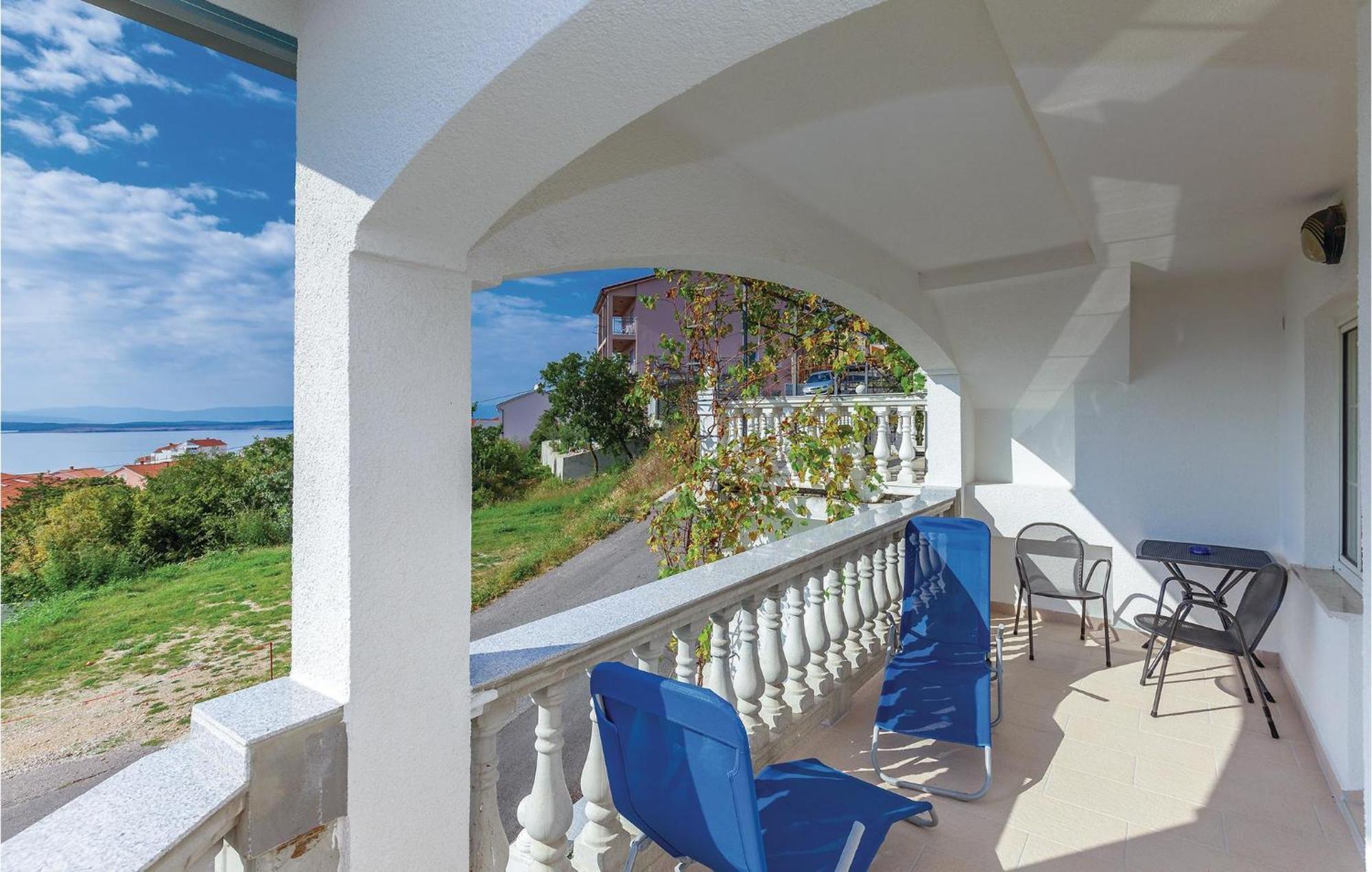 1 Bedroom Cozy Apartment In Crikvenica Extérieur photo