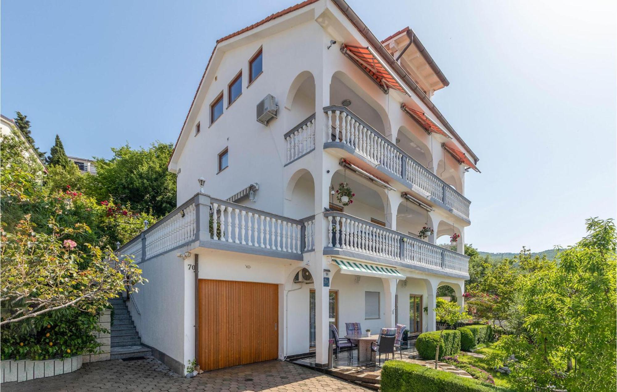 1 Bedroom Cozy Apartment In Crikvenica Extérieur photo