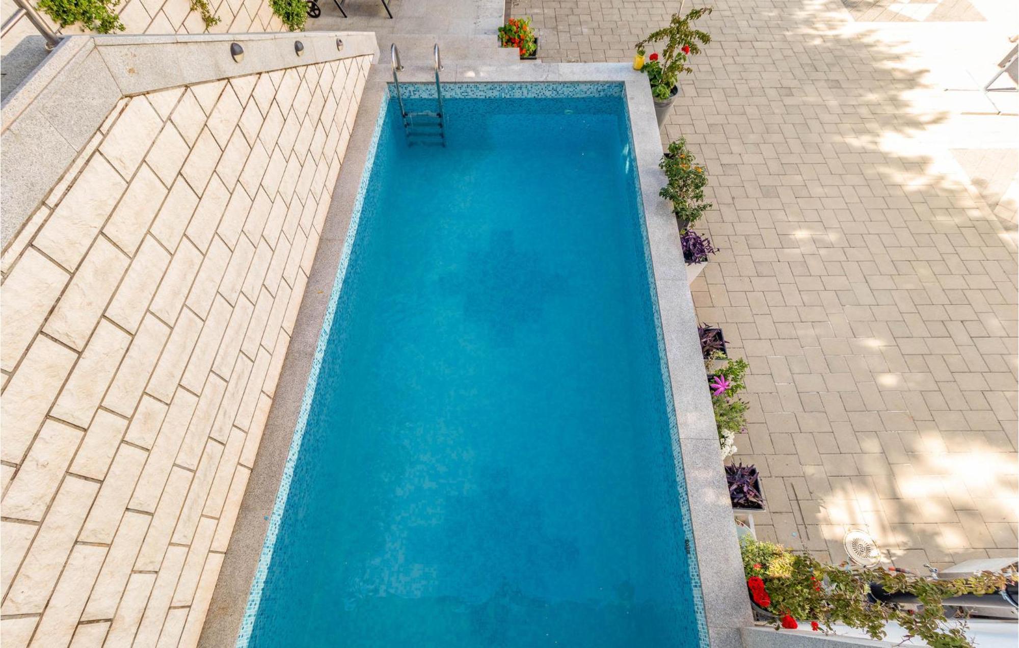 1 Bedroom Cozy Apartment In Crikvenica Extérieur photo