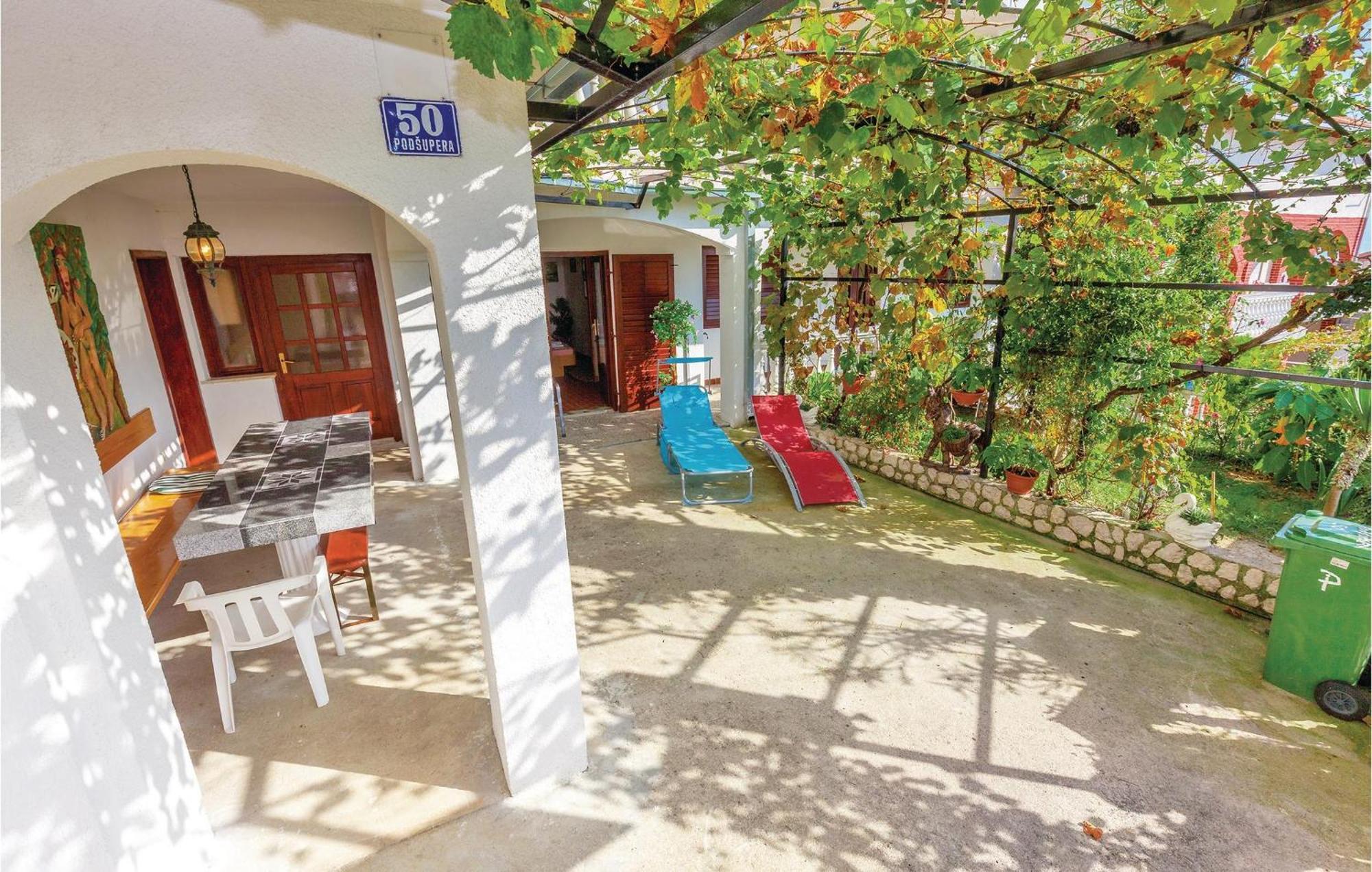 1 Bedroom Cozy Apartment In Crikvenica Extérieur photo