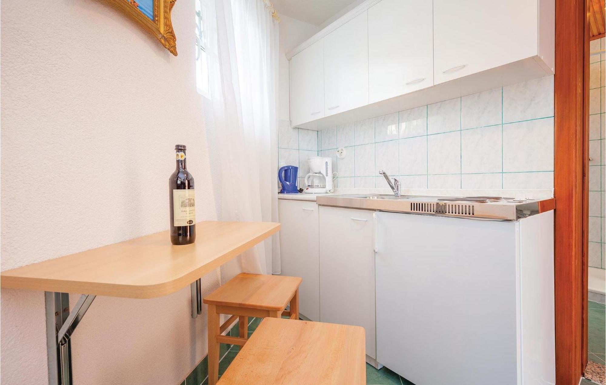 1 Bedroom Cozy Apartment In Crikvenica Extérieur photo